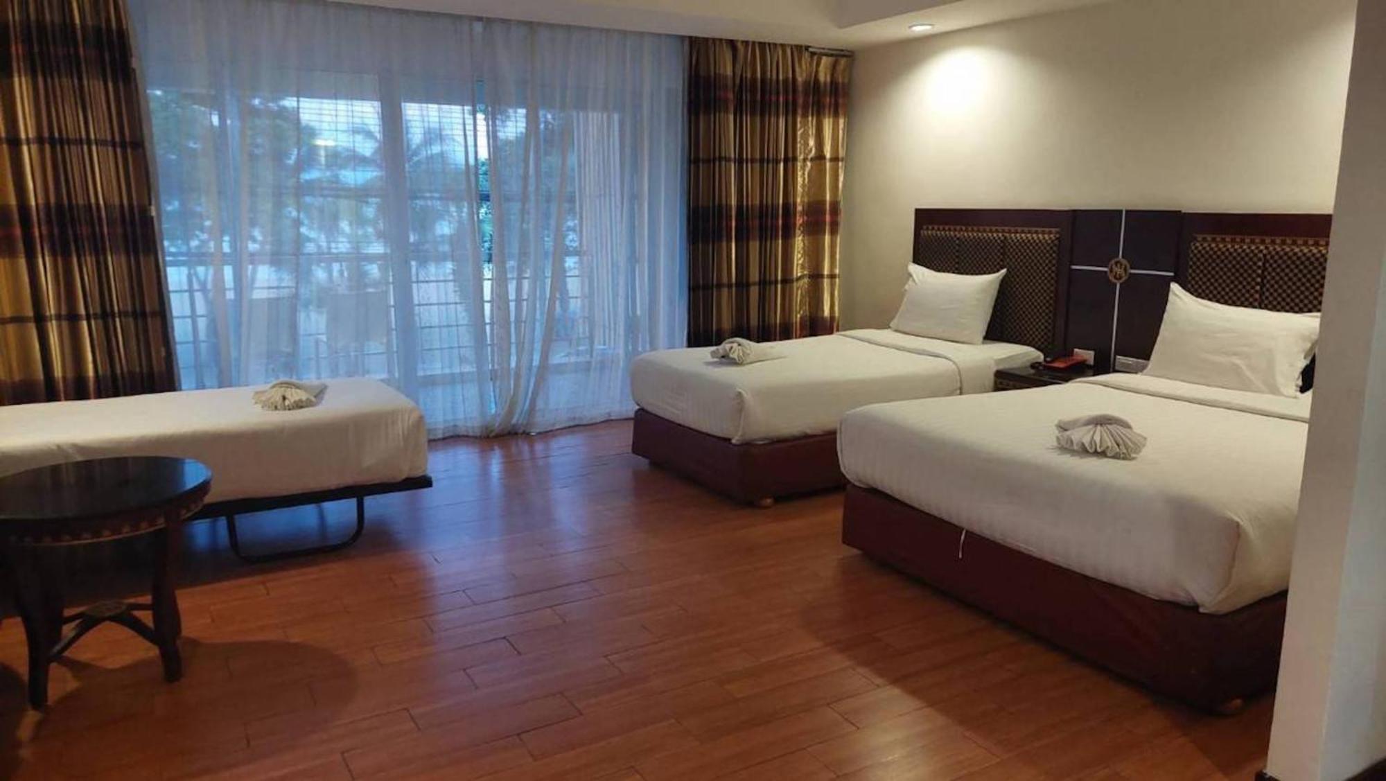 Jomtien Hisotel Praia de Jomtien Exterior foto